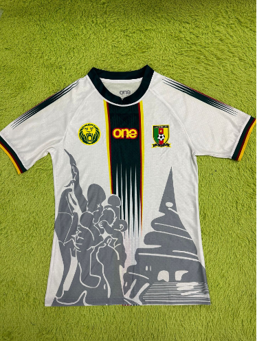 KML 二客白色黑领